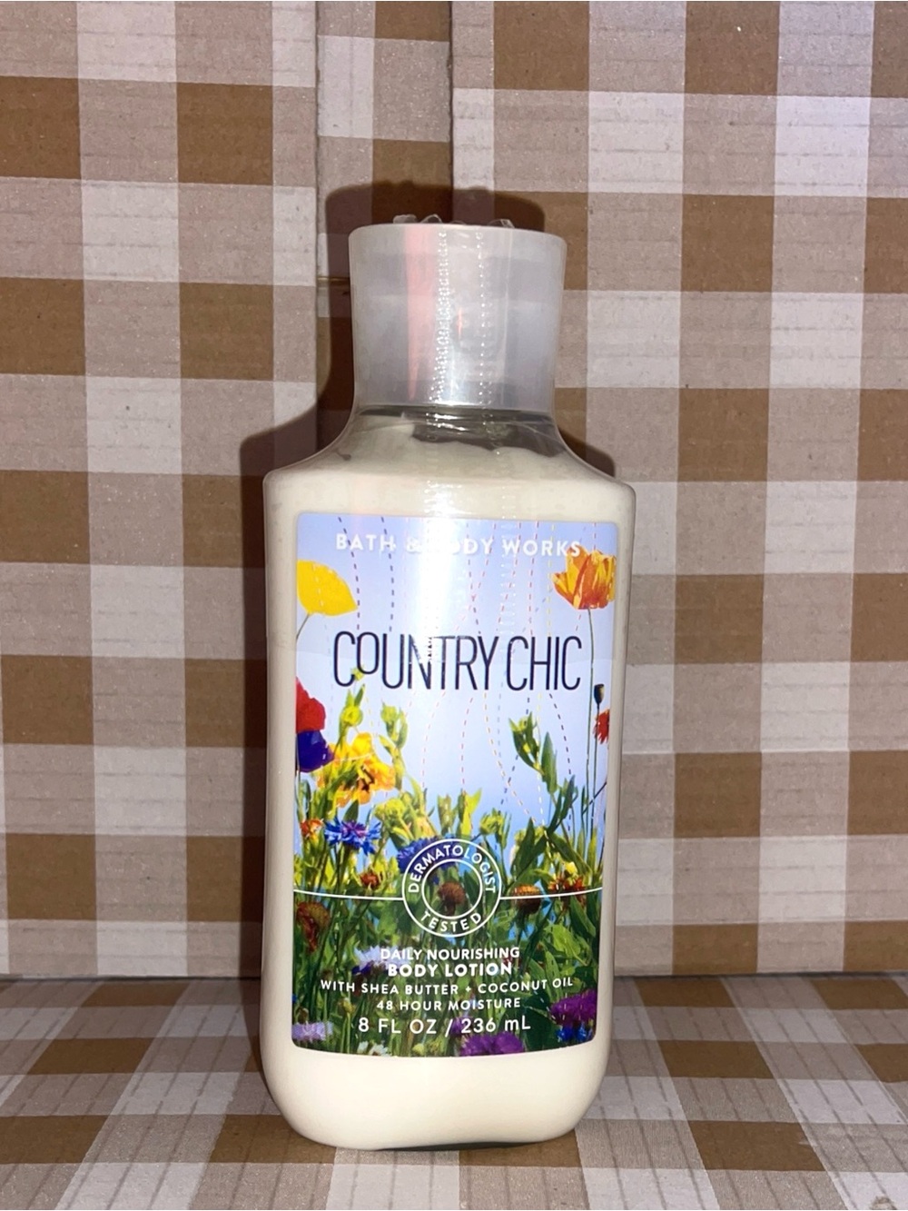BATH & BODY WORKS COUNTRY CHIC BODY LOTION